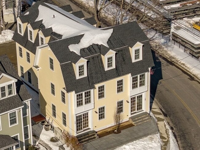 Building Photo - 13 Merrimac St