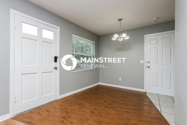 Photo - 3 Bedroom Pet-Friendly Home in ORLANDO, FL with Main Street Renewal