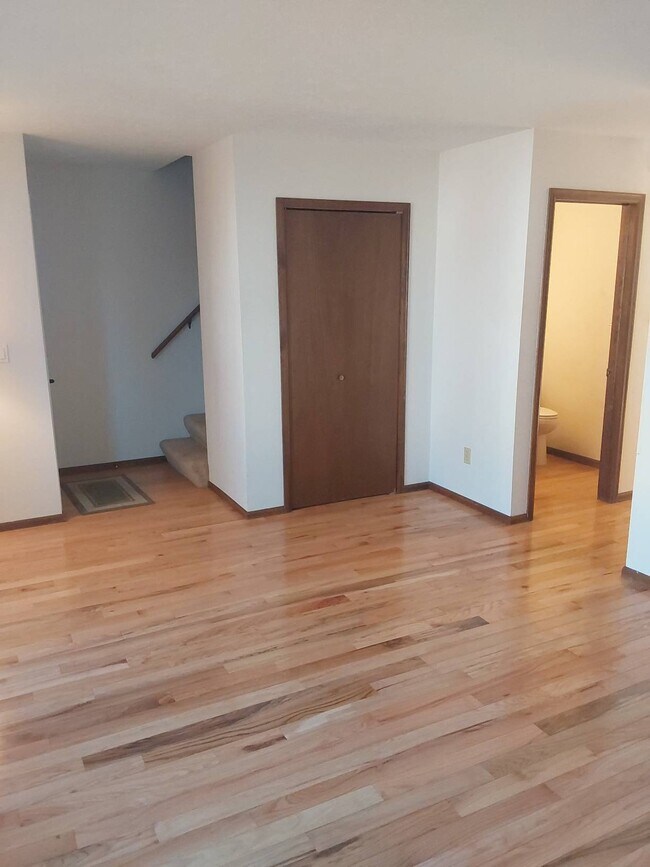 Photo - 909 44th Ave Ct