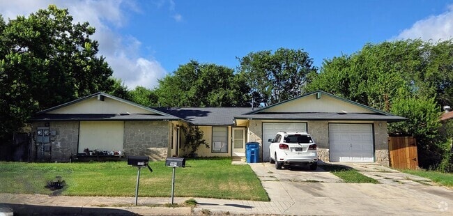 Building Photo - Northeast San Antonio 2 Bedroom 1 Bath Duplex Rental
