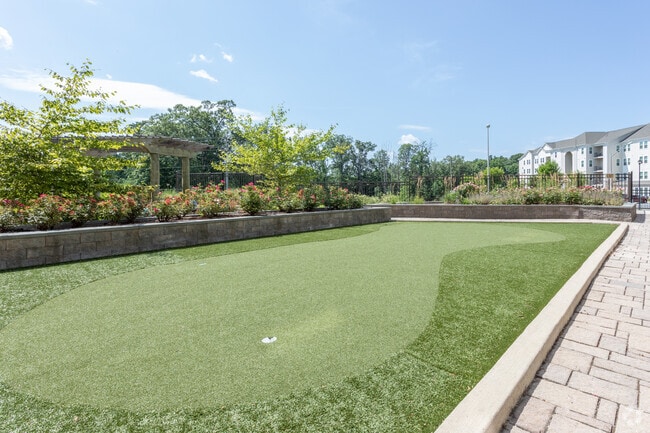 Putting Green - Kensington Place