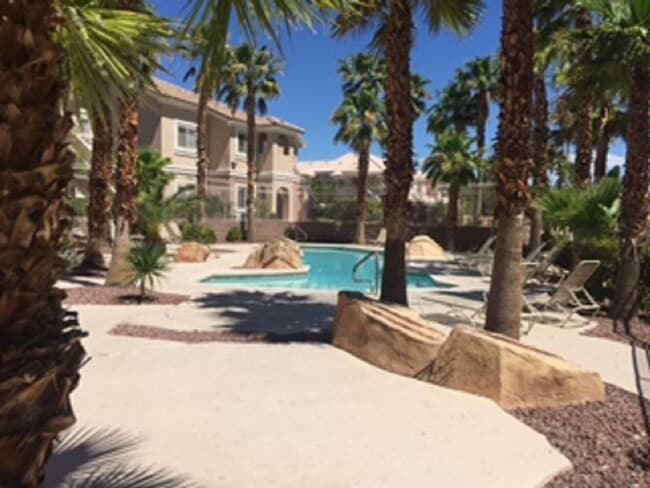 Photo - Perfect 2 bed/2 bath condo in Summerlin!