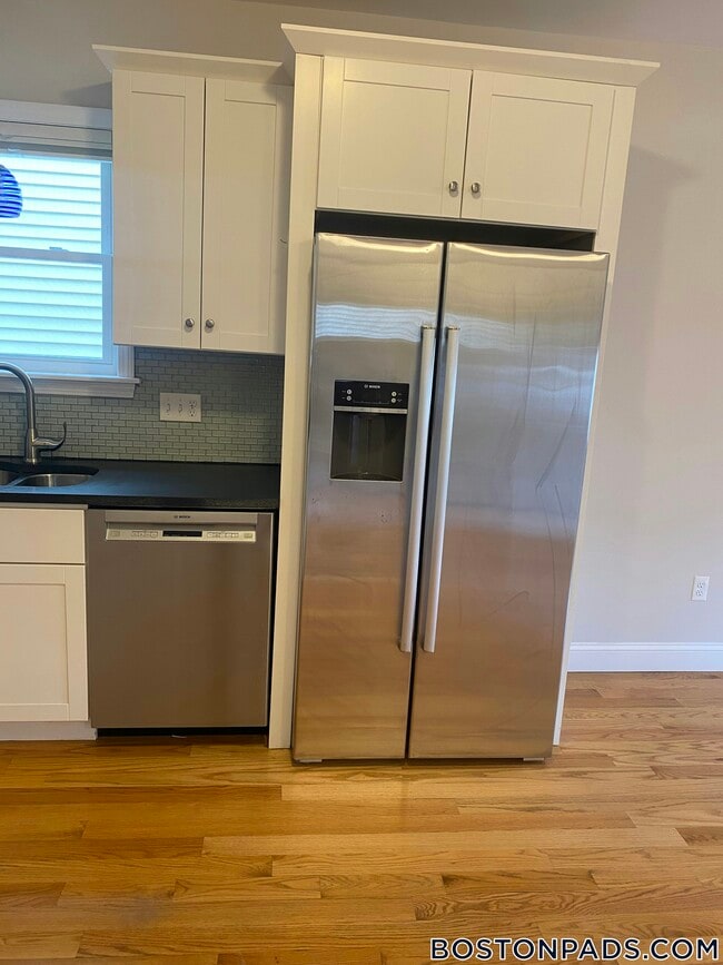 995 Dorchester Ave Unit 2
