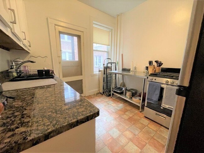 Photo - 17 Gray St Unit 2