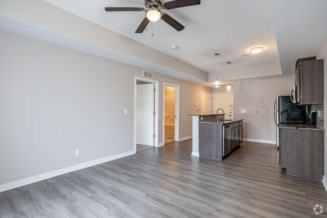 1BR, 1BA - 885SF - Living Room