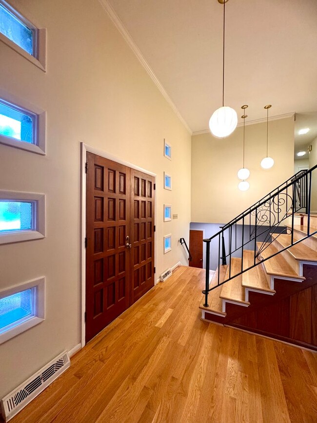 Photo - 4 Bedroom Jamestown Beauty!