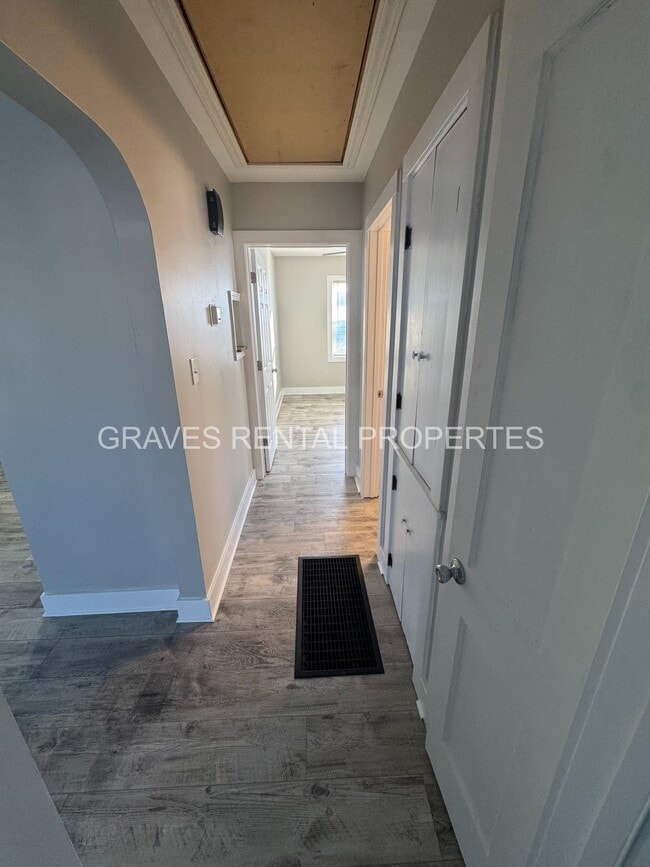 Photo - 1102 Oleanda Ave