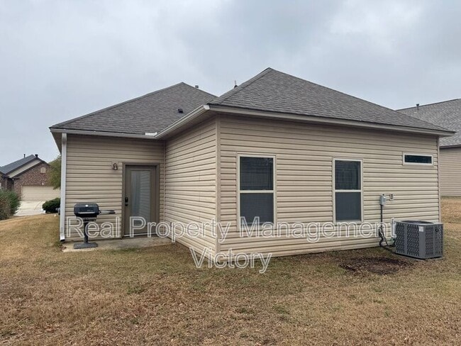 Photo - 2004 Kensington Ct