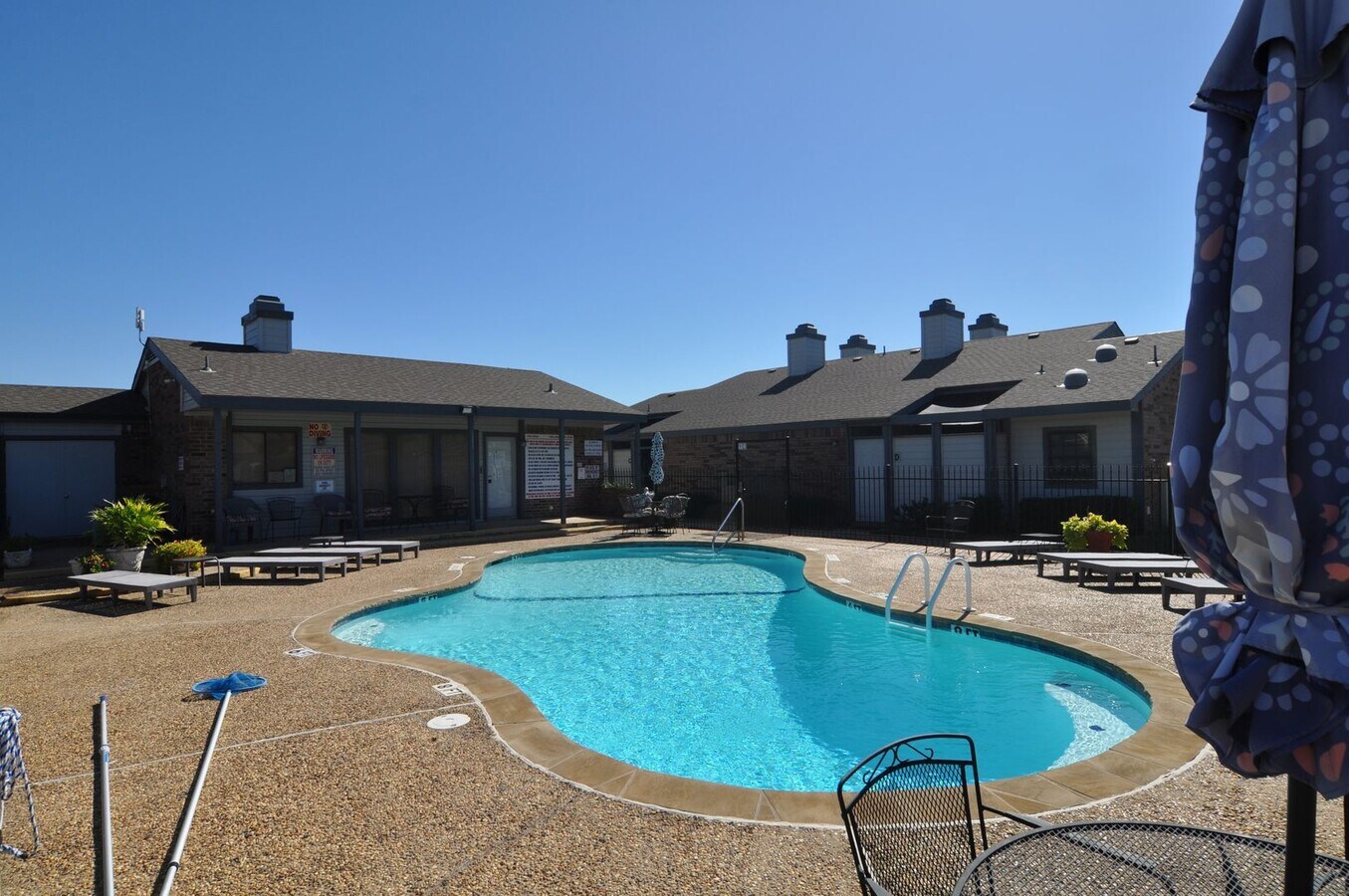 Photo - 602 Bellaire Dr