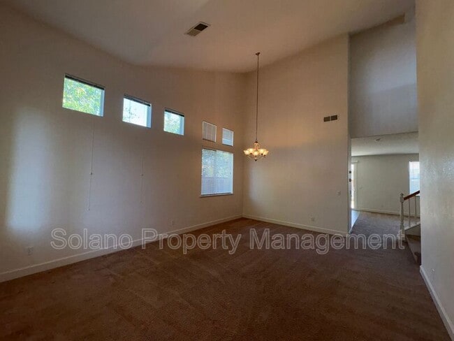 Photo - 100 Mt Adams Cir