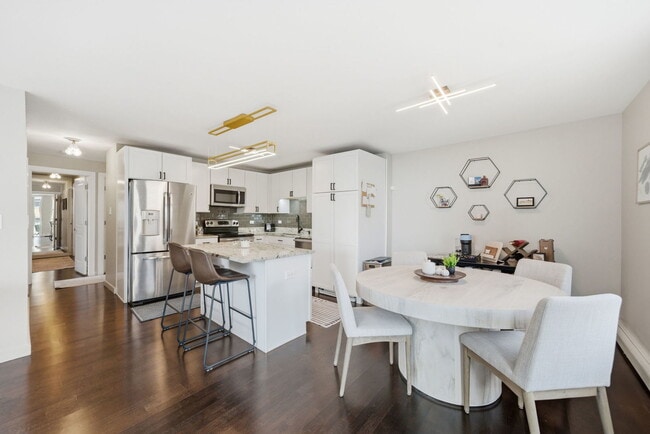 Photo - 3033 N Sheridan Rd Unit 1201