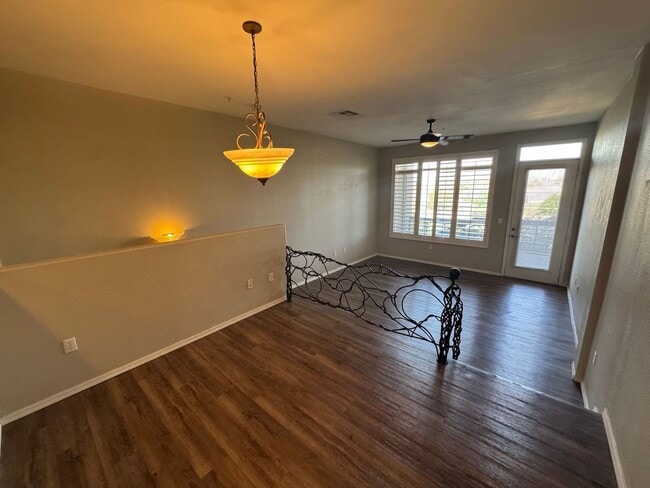 Photo - 2 Bedroom - 2 Bath - Garage - 940 Sq. Ft. Condo Tempe Town Lake Condos