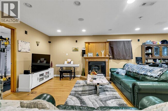 Photo - 534 Rodfam Dr