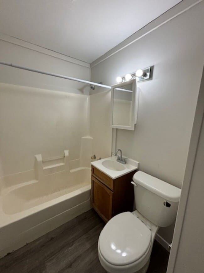 Photo - 713 N Maplewood Dr