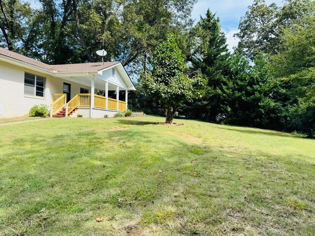 Building Photo - 1112 Riverside Ter Unit 1   2  3