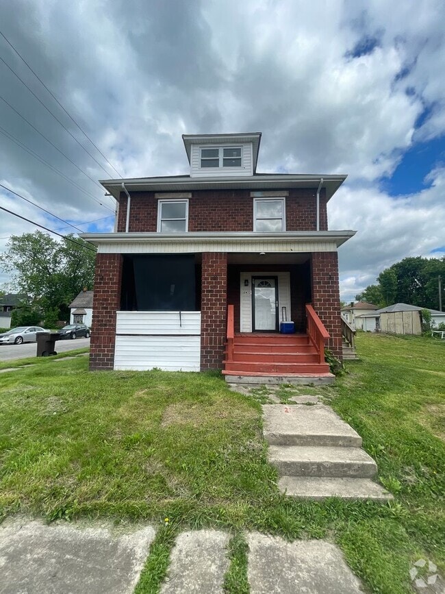 Building Photo - 247 Cedar Ave Unit 2 Rental