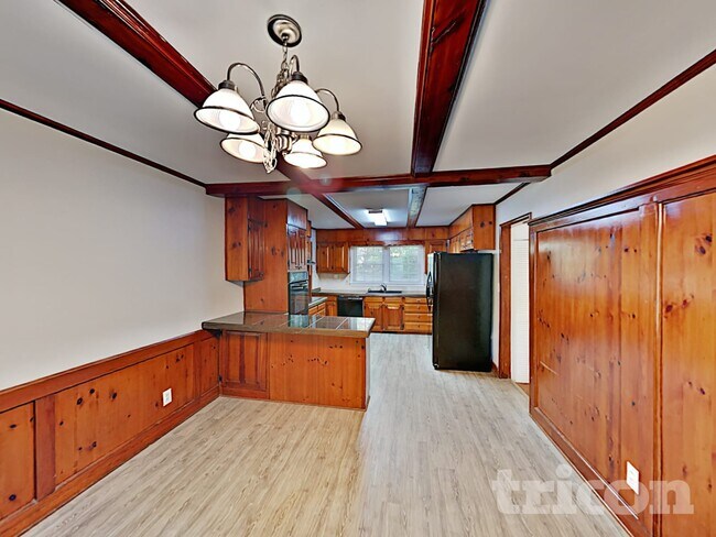Photo - 1606 Huntington Dr