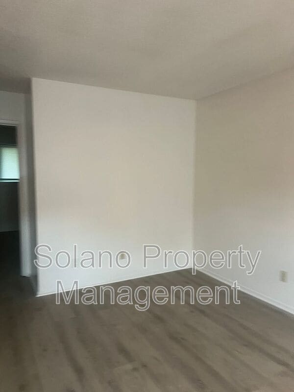 Photo - 1104 School St