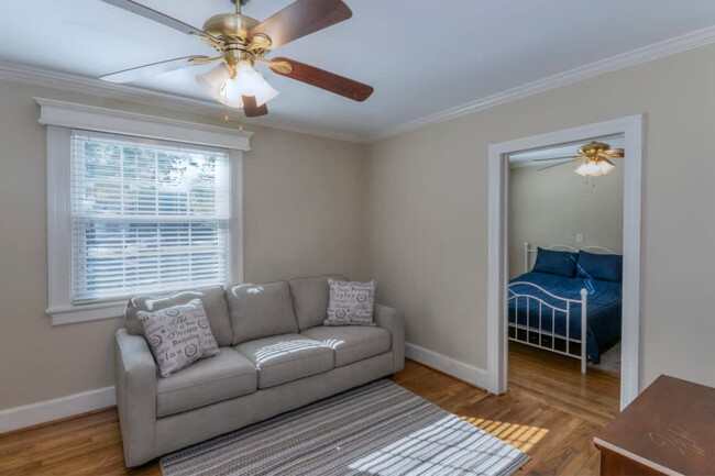 Building Photo - 1416 S Dixon Dr Rental