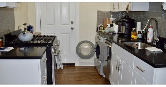 Photo - 3817 N Greenview Ave Unit 3W