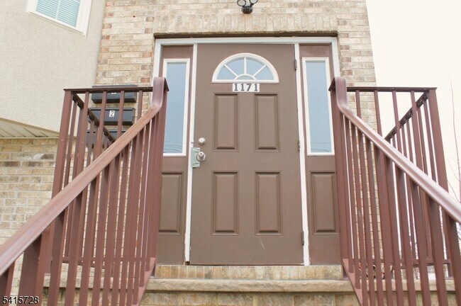 Photo - 1171 Chestnut St