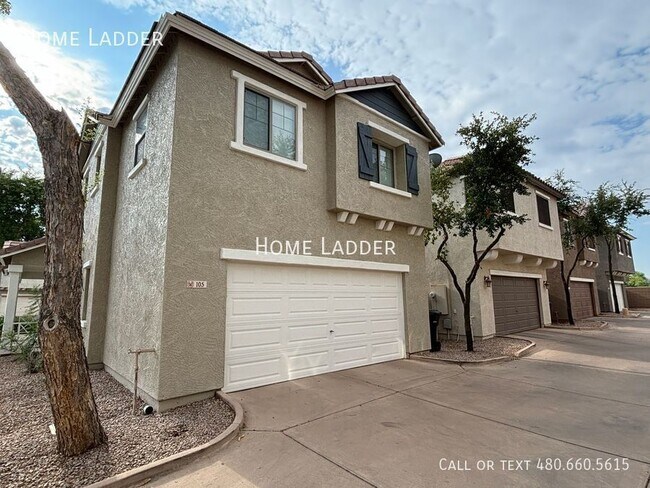 Photo - 105 E Palomino Dr