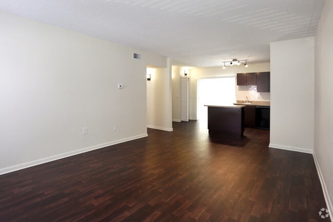 1BD/1BA - 850 SqFt (Living Room)