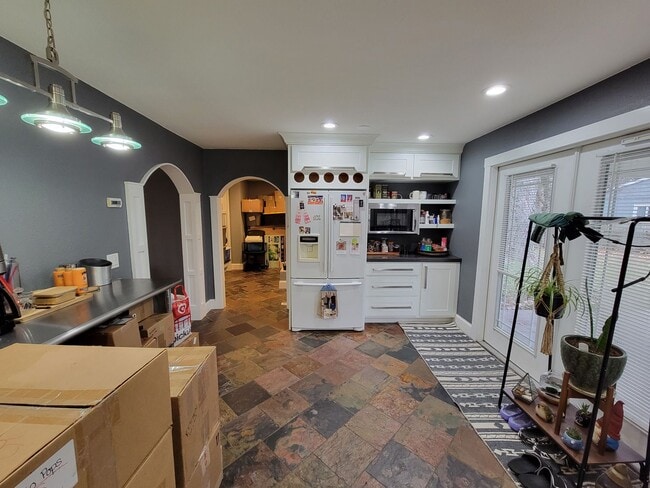 Photo - Charming 4 bedrom, 2 bathroom home with ex...