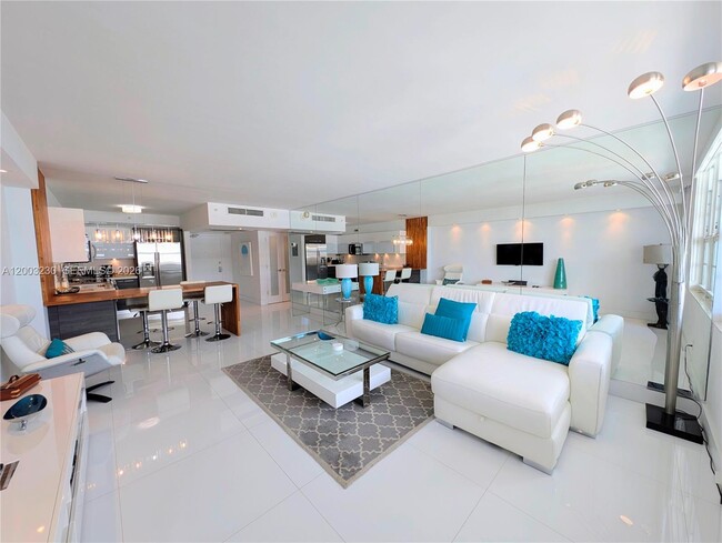 Building Photo - 100 Lincoln Rd Unit 1008