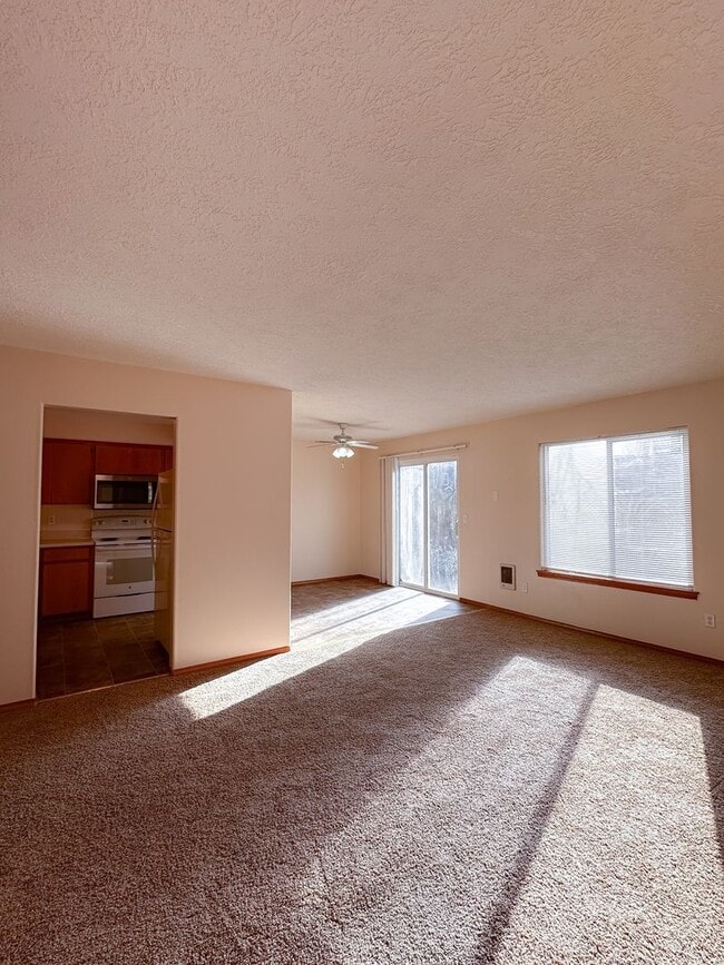 Photo - Spacious 2-Bedroom Duplex in Desirable Neighborhood