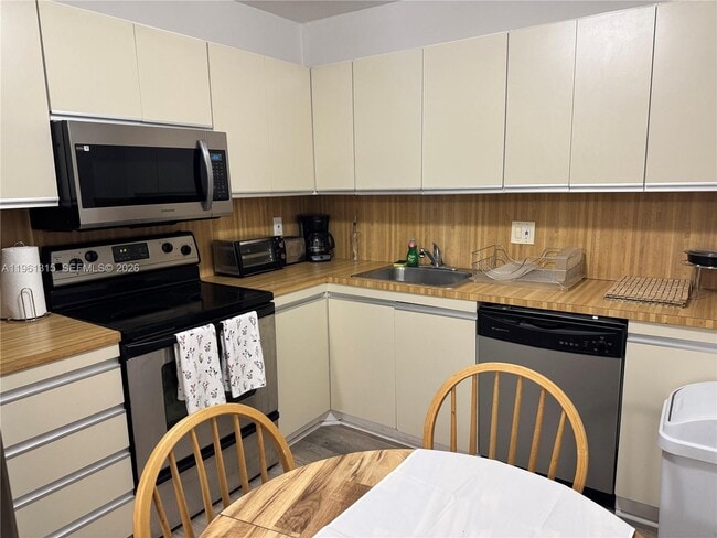 Photo - 2500 Parkview Dr Unit 1610