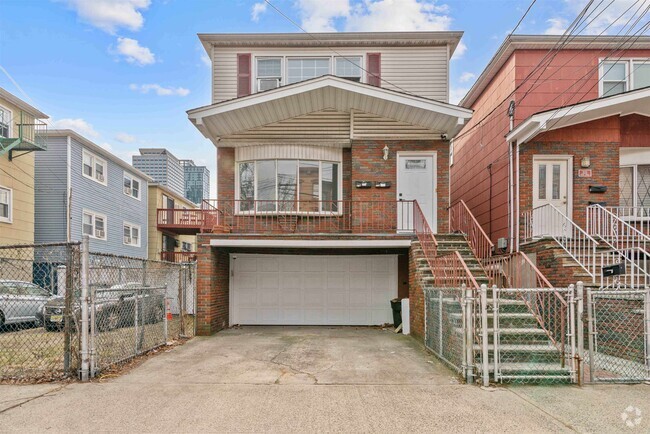 Building Photo - 201 5th St Unit #1 Rental