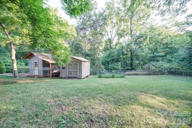 Photo - 6700 Castlegate Dr