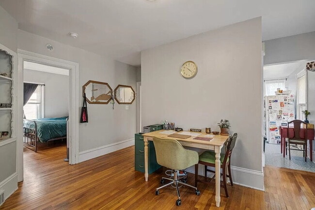 Photo - 514 Crescent St NE Unit 2