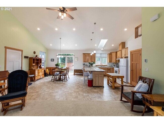 Building Photo - Bright and Beautiful 3/2 in Seabird Village! Rental