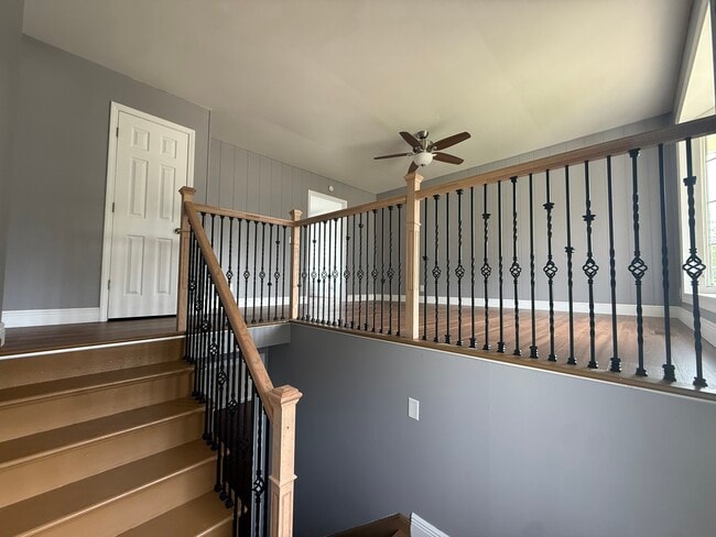 Photo - 220 Healy Ave