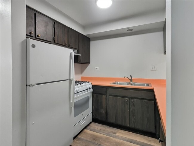 Photo - 126 W Washington St Unidad 323