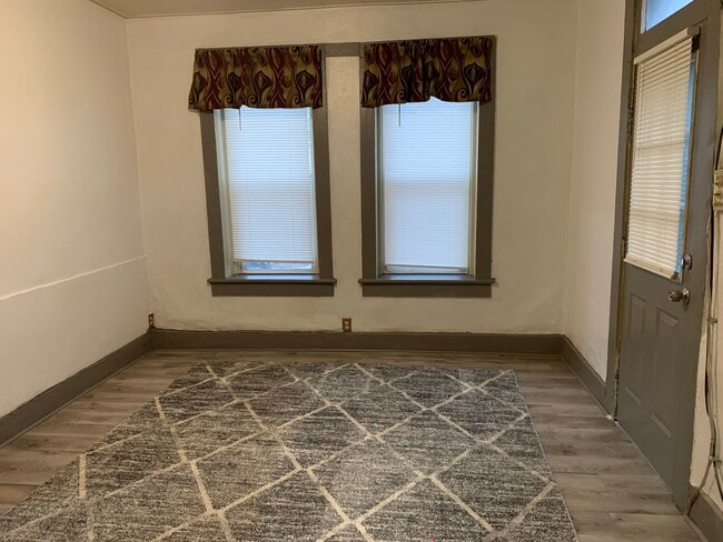Building Photo - 3137 W Pikes Peak Ave Unit Apartment 2