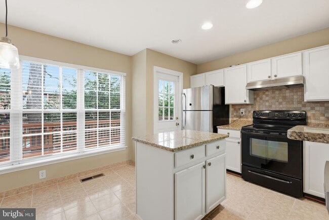 Photo - 8074 Sebon Dr