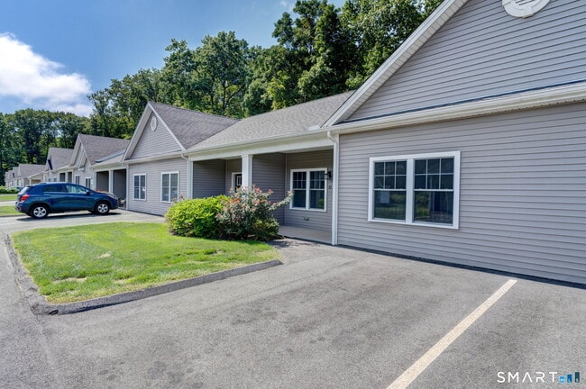 Photo - 37 Hunters Ln Unit 6