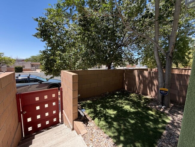 Photo - Cute 2 Bedroom 1.5 Bathroom Located In Downtown Albuquerque!