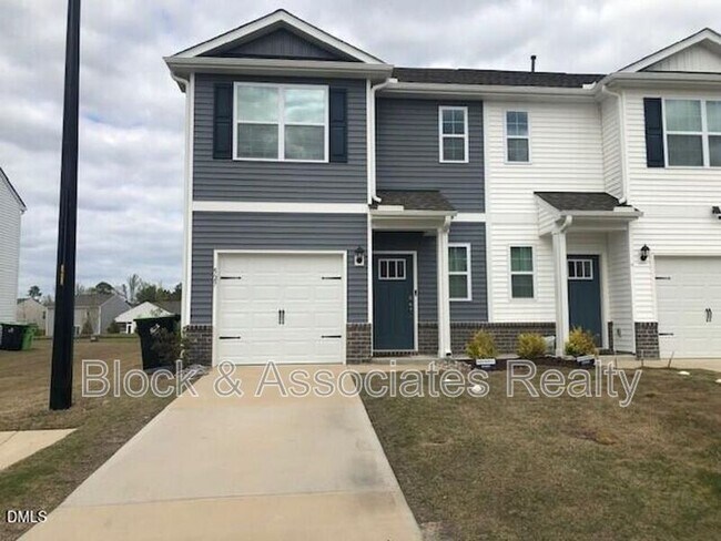 Building Photo - 527 Belgian Red Wy