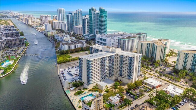 Building Photo - 3800 S Ocean Dr Unit 325 Rental