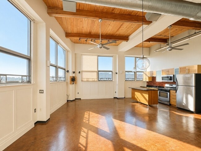Building Photo - 118 Holmes St Unit 401