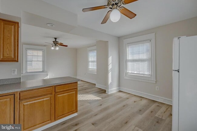 Photo - 1210 W Darby Rd