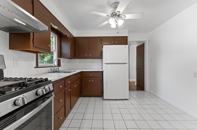 Photo - 409 Tappan Rd Unit 2