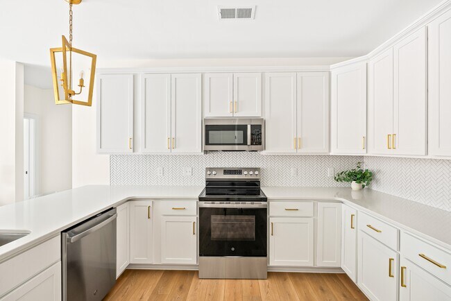 Photo - 420 Capstone Dr