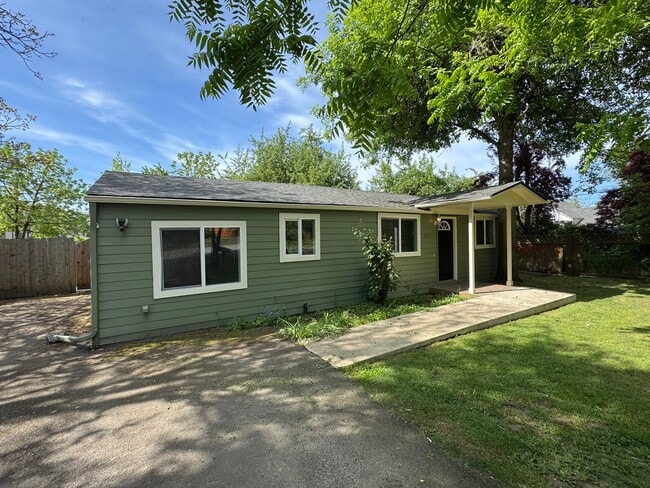 3 Bedroom House off Coburg Road - 3 Bedroom House off Coburg Road