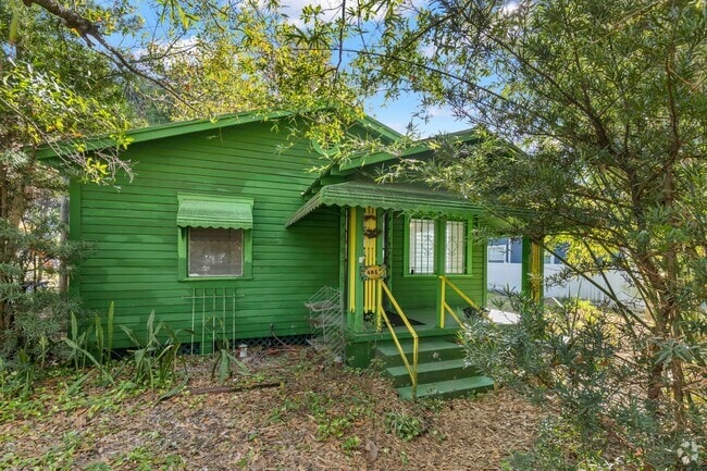 Building Photo - Historic Hyde Park Gem: Fully Renovated 2-... Rental