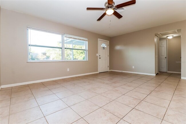 Photo - 1429 Spring Ln
